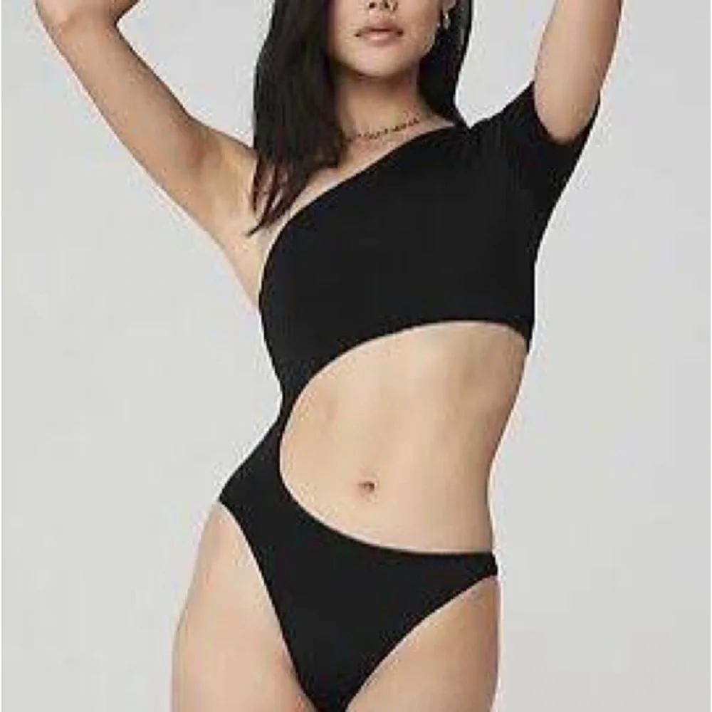 Alo Yoga Body Wave One Piece - Picture 4 of 6